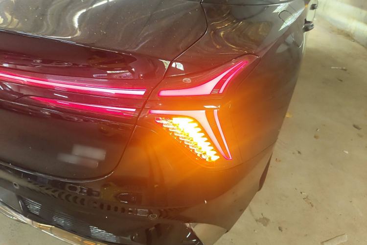 Used Hongqi H6 2023 2.0T Zhiyi Version
