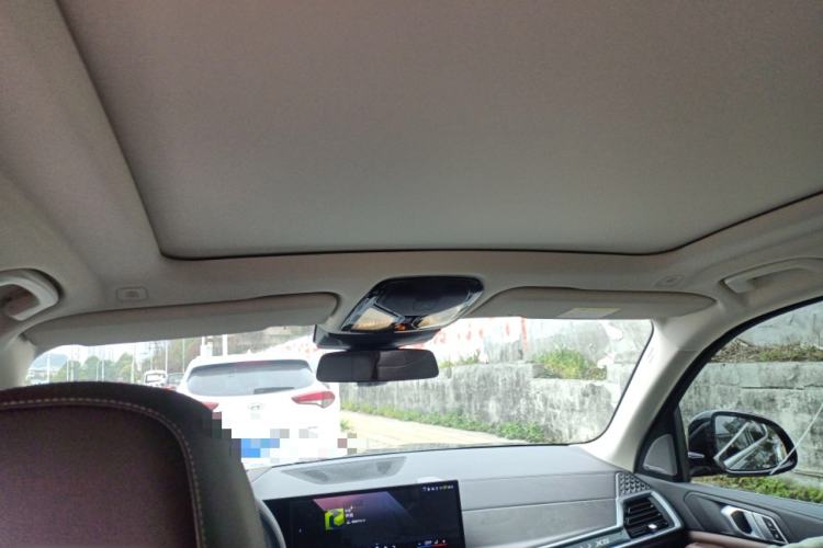 Used BMW X5 2023 xDrive 30Li Luxury M Sport Package
