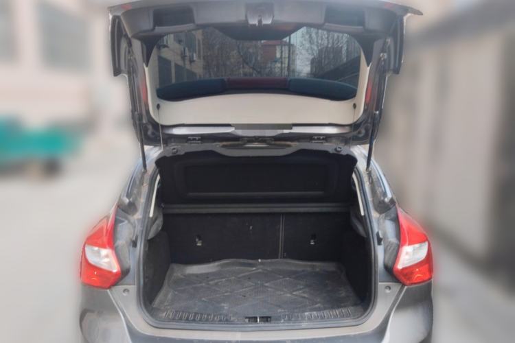 Used Ford Focus 2012 Hatchback 1.6L Manual Comfort Model
