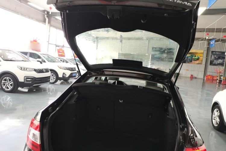 Used Skoda Octavia 2015 1.6L Automatic Yijie Edition
