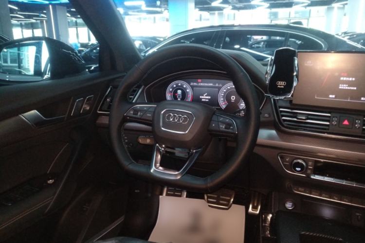 Used Audi Q5L 2024 45 TFSI Luxury Dynamic Model Steering Wheel