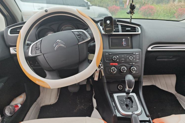 Used Citroen C4L 2015 1.2T Automatic Luxury Edition Center Console