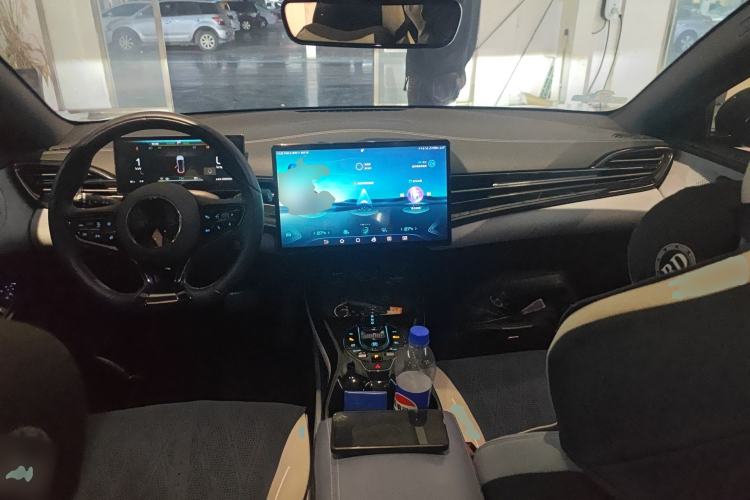 Used BYD Seal 2022 550 km Standard Range Rear-Wheel Drive Elite Version Center Console