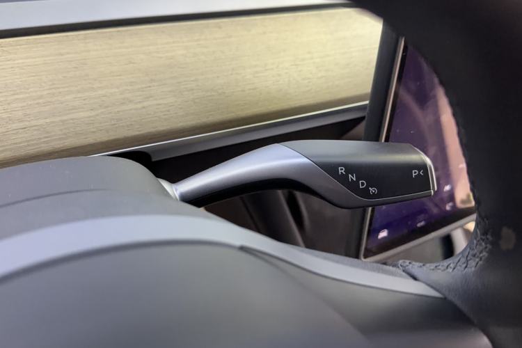 Used Tesla Model Y 2022 Revised Version Rear-Wheel Drive Gear Lever