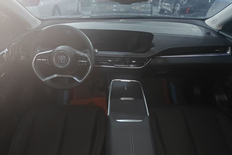 Used Buick LaCrosse 2025 28T Platinum Edition