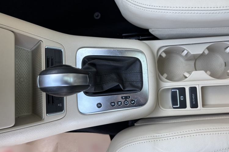 Used Volkswagen Tiguan L 2013 1.8TSI Automatic Two-Wheel Drive Luxury Model