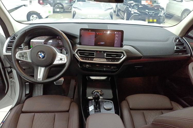 Used BMW X3 2023 xDrive30i Leading Model M Night Edition Package Center Console