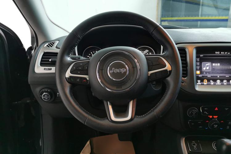 Used Jeep Compass 2017 200T Automatic Family Edition
