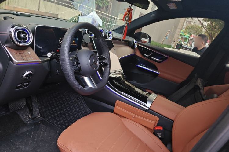 Used Mercedes-Benz GLC 2025 Refreshed GLC 300 L 4MATIC Dynamic Version 5 Seats Left Front Seat