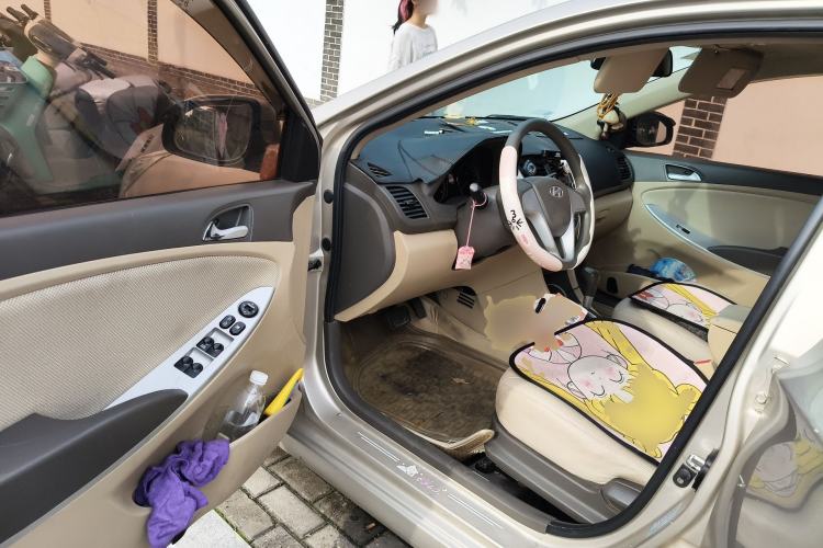 Used Hyundai Verna (older generation) 2010 Sedan 1.4L Automatic Fashionable GT Model Driver Seat