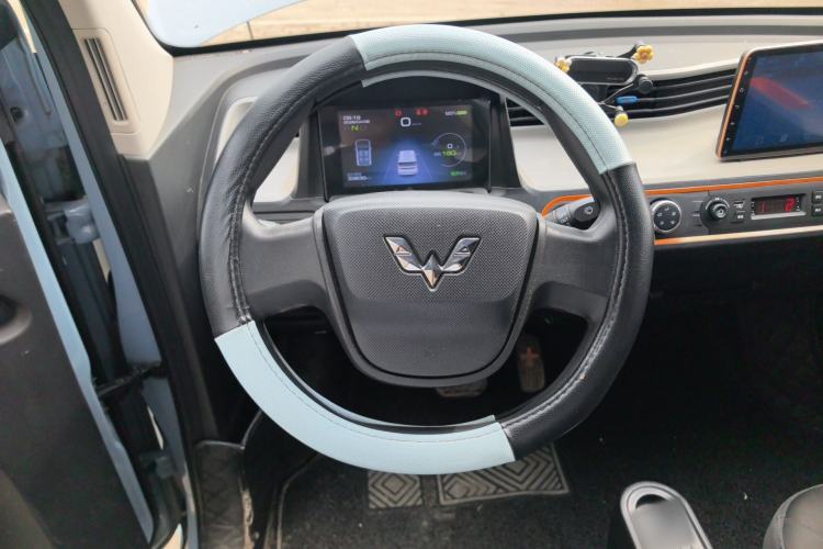 Used Wuling Hongguang MINIEV 2021 Macaron Premium Model – Lithium-NMC Steering Wheel