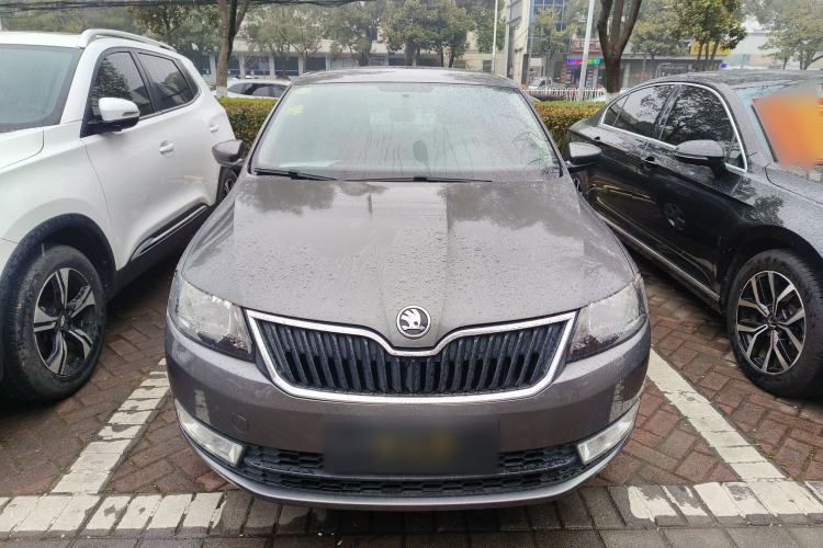 Used Skoda Rapid 2015 1.6L Automatic Smart Selection Model