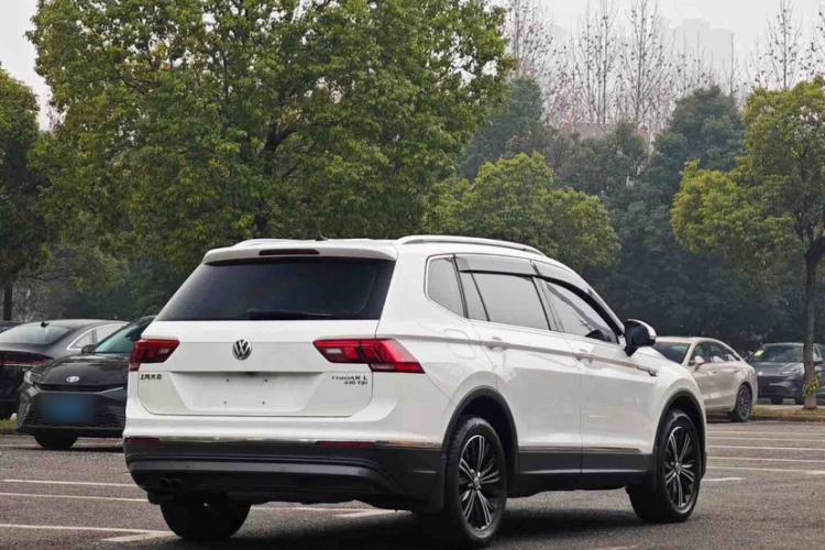 Used Volkswagen Tiguan L 2017 330TSI Automatic Two-Wheel Drive Luxury Edition
