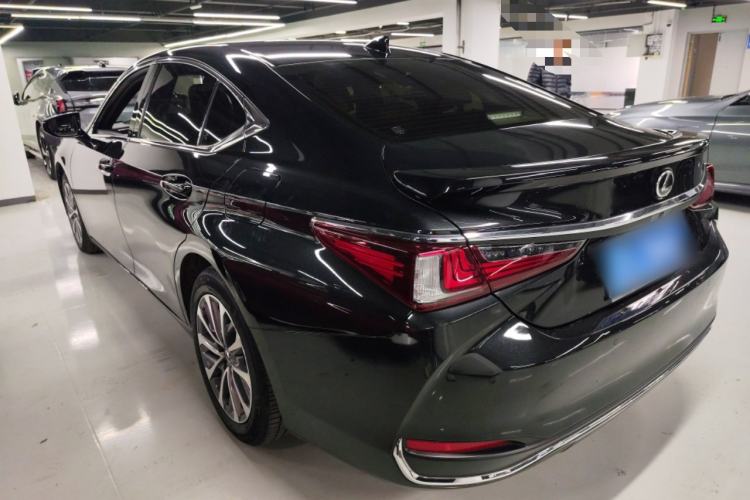 Used Lexus ES 2023 200 Excellence Edition