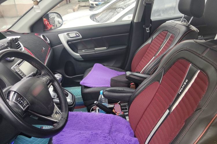 Used Haval H6 2013 Upgraded Model 2.4L Automatic Two-Wheel Drive Elite Version Left Front Seat