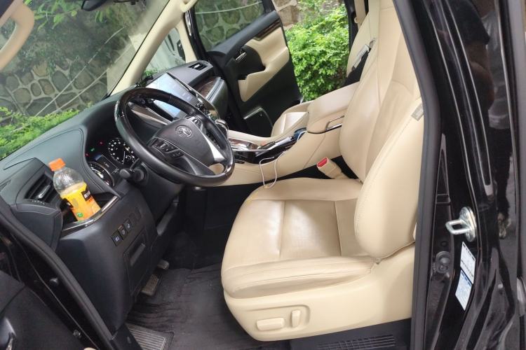 Used Toyota Alphard 2021 Dual-Engine 2.5L Luxury Edition
