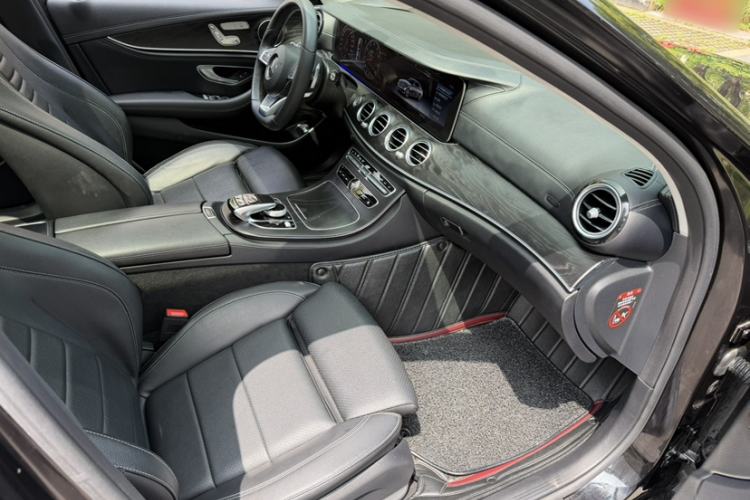 Used Mercedes-Benz E-Class 2018 E 200 L Sport Edition Interior 6
