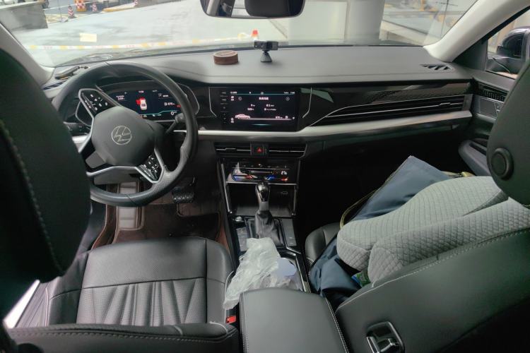 Used Volkswagen Passat 2022 330TSI Luxury Edition Center Console