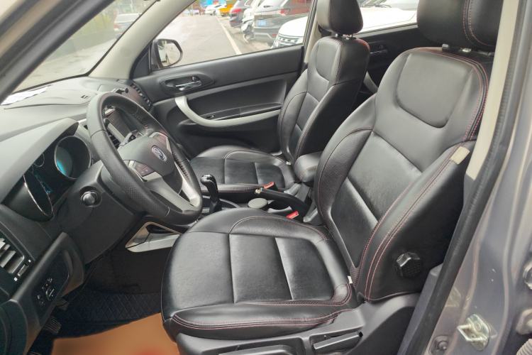 Used CHANGAN CS35 2015 1.6L Manual Luxury Model China IV Standard Interior 4