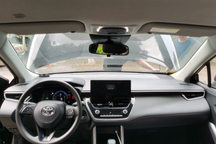 Used Toyota Corolla Cross 2024 2.0L Smart Electric Hybrid Dual-Engine Pioneer Edition Center Console