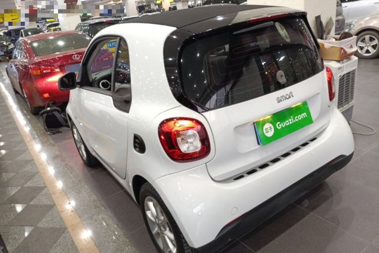 Used smart fortwo 2018 1.0L 52kW Hardtop Dynamic Version China V Rear Left 45 Deg