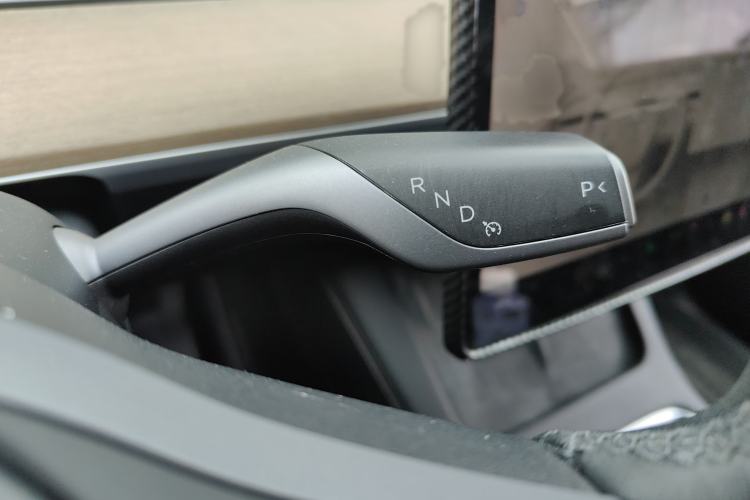 Used Tesla Model Y 2022 Long-Range All-Wheel-Drive Version