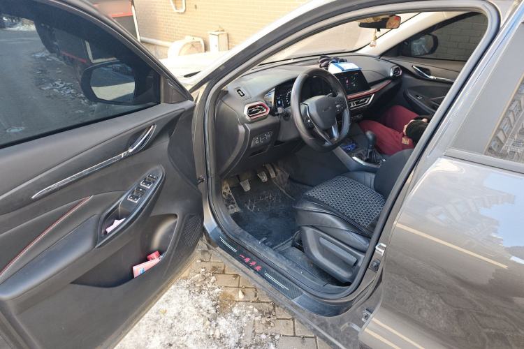 Used CHANGAN OSHAN X5 2021 Revised Version 1.6L Manual Luxury Edition Driver Seat