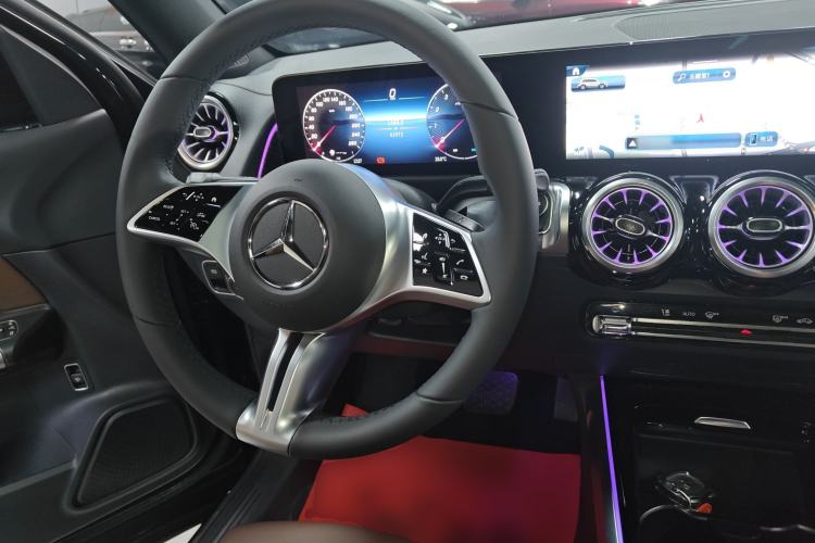 Used Mercedes-Benz GLB 2024 GLB 220 Dynamic Edition Steering Wheel