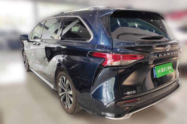 Used Toyota Granvia 2023 2.5L Hybrid Flagship VIP Edition