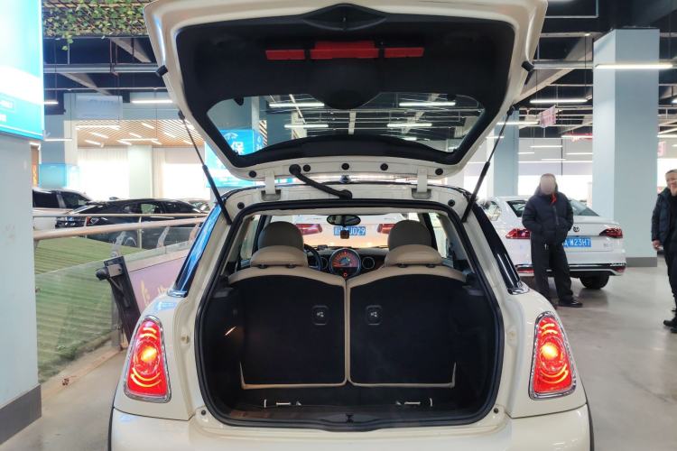 Used MINI MINI 2011 1.6L COOPER Fun