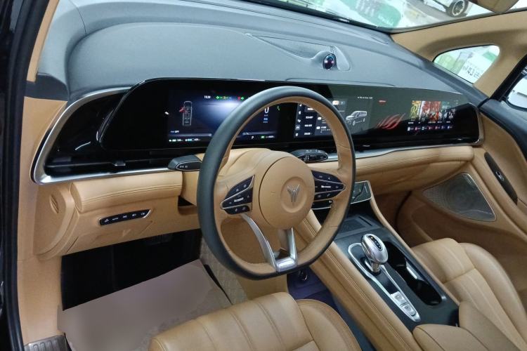 Used VOYAH Dream 2024 PHEV Extended-Range Premium Edition Center Console