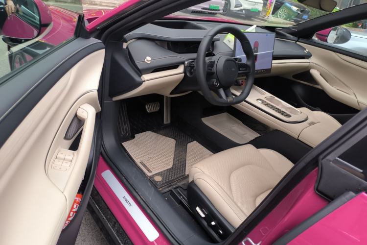 Used Xiaomi Auto SU7 2024 Four-Wheel Drive Ultra-Long Range Advanced Intelligent Driving Max Edition
