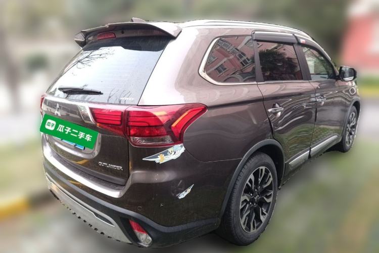 Used Mitsubishi Outlander 2019 2.4L 4x4 Zhi Xiang Edition 5 Seats China VI Standard Rear Right 45 Deg