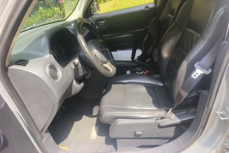 Used Jeep Patriot 2011 2.4 Luxury Edition Left Front Seat