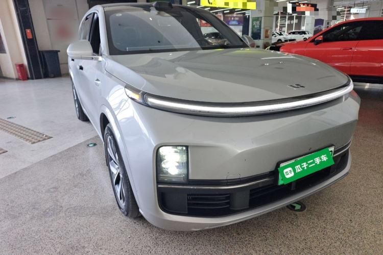 Used Li Auto L8 2023 Max model Front Right 45 Deg