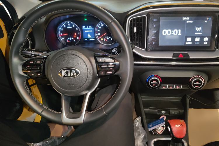 Used Kia kx1 Stonic 2021 1.4L CVT Fun & Sunroof Model Center Console