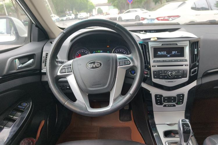 Used BYD e5 2016 300 Luxury Edition