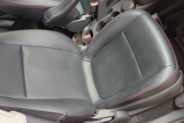 Used Chevrolet Trax 2016 1.4T Manual Two-Wheel Drive Comfort Version with Sunroof