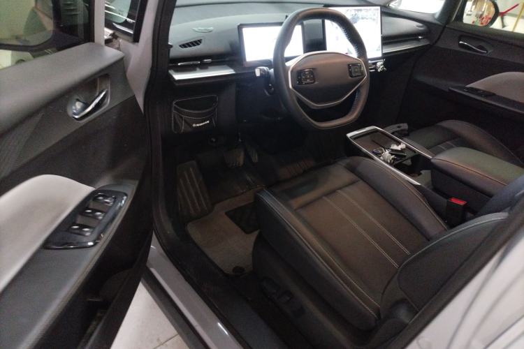 Used Venucia VX6 2023 520 Pro