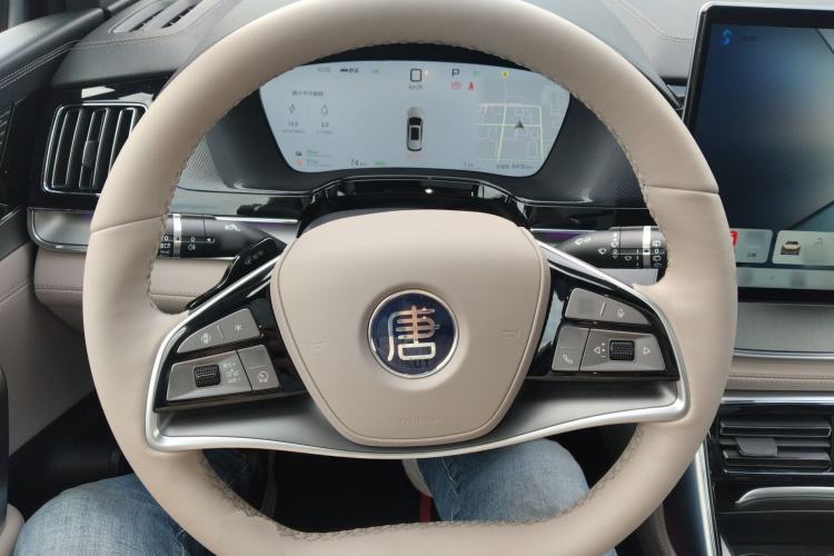 Used BYD Tang New Energy 2025 Intelligent Driving Version DM-i 115KM Flagship Edition Steering Wheel