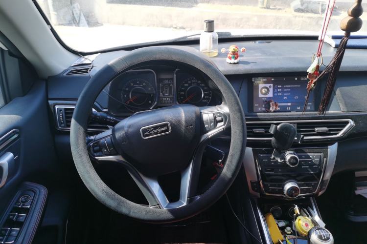 Used Zotye Domy X5 2015 1.5T Manual Luxury Version China IV Standard
