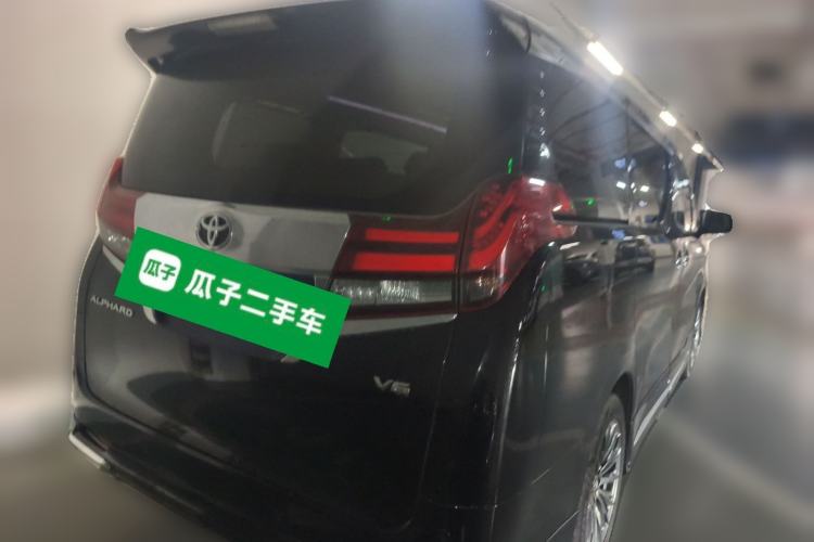 Used Toyota Alphard 2015 3.5L Luxury Edition
