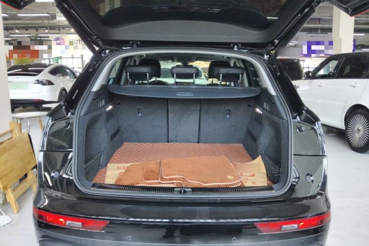 Used Audi Q5L 2022 Updated Version 40T Luxury Elegant Edition Trunk