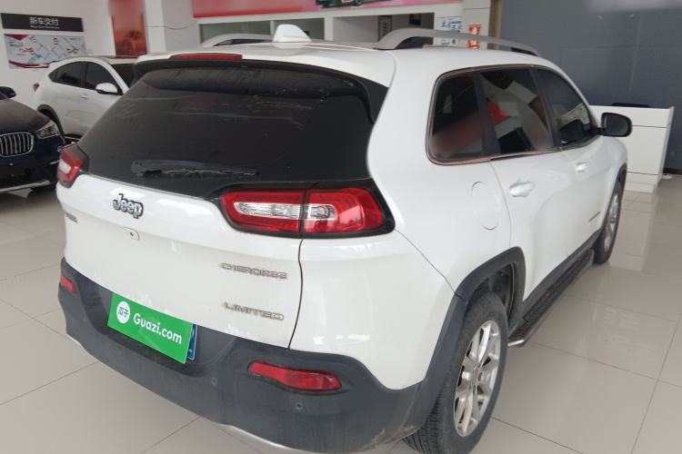 Used Jeep Cherokee 2017 2.0L Superior Edition Rear Right 45 Deg