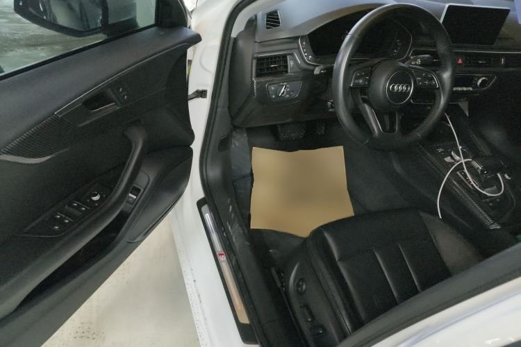 Used Audi A4L 2018 30th Anniversary Edition 40 TFSI Fashion Model
