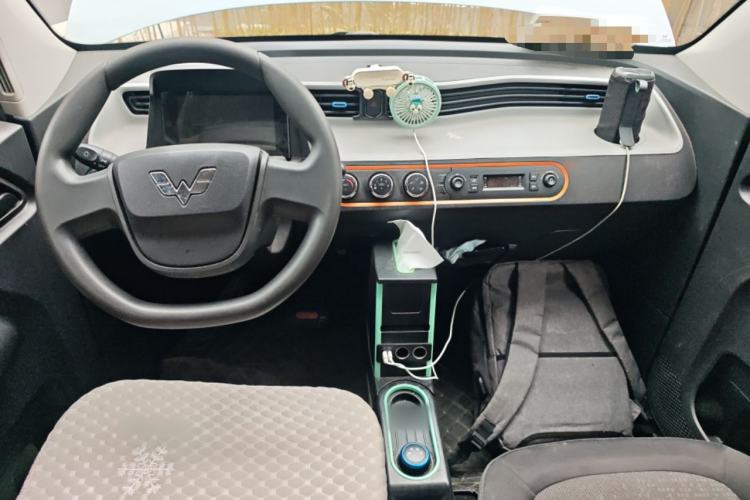 Used Wuling Hongguang MINIEV 2022 Zizai Version Lithium Iron Phosphate Center Console