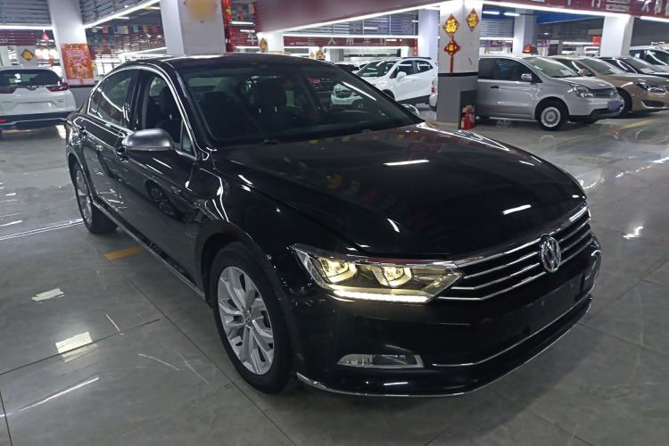 Used Volkswagen Magotan 2018 Facelift 330TSI DSG Luxury Model
