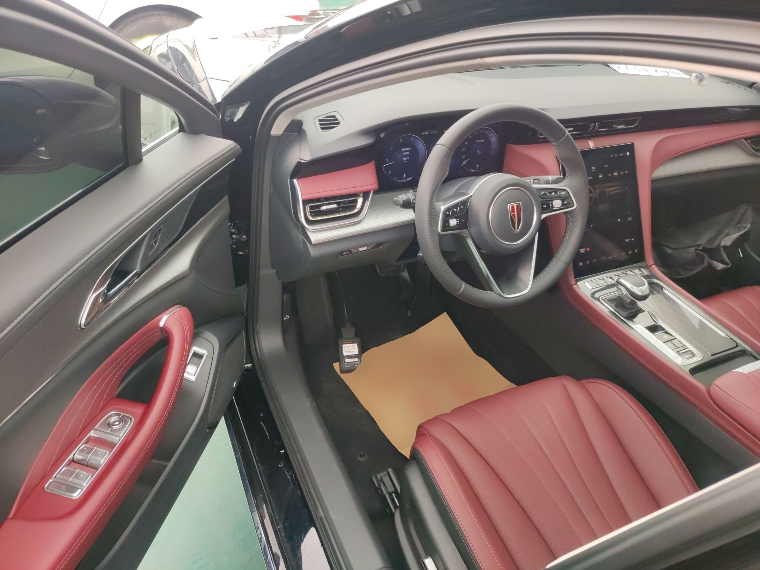 Hongqi H5 2024 2.0T Automatic Smart Connect Flagship Edition - Chinese Trim Xiang — снимка 18