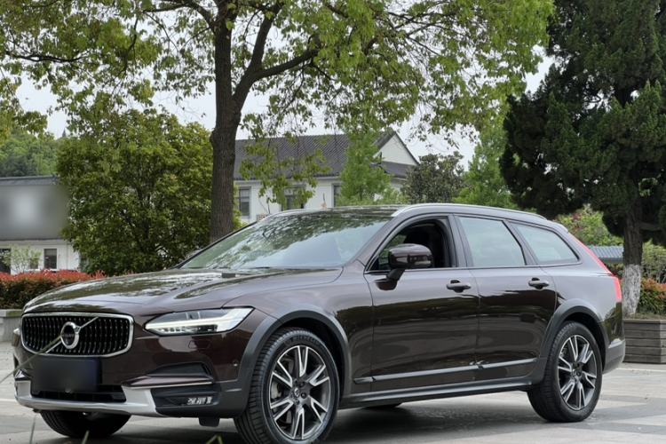 Used Volvo V90 2017 Cross Country T5 AWD Prestige Edition