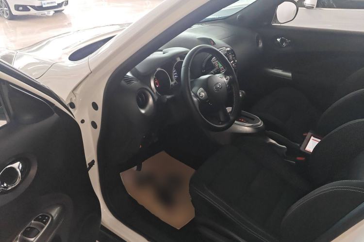 Used Infiniti ESQ 2014 1.6L Spontaneous Edition